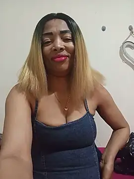SEXYMOANSXX online show from 06/17/26, 05:32