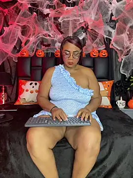 Snapshot of aranzzalatin chatting on 10/27/25, 12:42 aranzzalatin online show from 10/27/25, 12:42