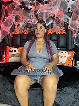 Snapshot of aranzzalatin chatting on 10/28/25, 11:58 aranzzalatin online show from 10/28/25, 11:58