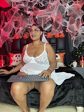 Snapshot of aranzzalatin chatting on 10/31/25, 12:06 aranzzalatin online show from 10/31/25, 12:06