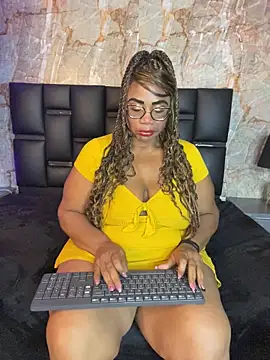 Snapshot of aranzzalatin chatting on 11/20/25, 12:11 aranzzalatin online show from 11/20/25, 12:11