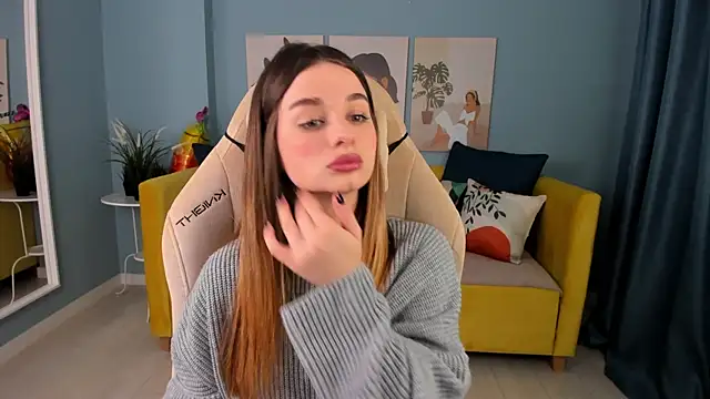 Snapshot of SweetyLicky chatting on 09/19/25, 04:07 SweetyLicky online show from 09/19/25, 04:07