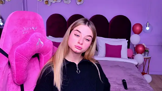 Snapshot of SweetyLicky chatting on 11/21/25, 04:16 SweetyLicky online show from 11/21/25, 04:16