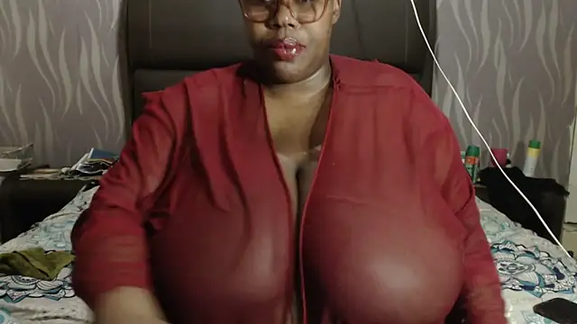 Snapshot of BoobsQueen46K chatting on 11/27/25, 07:49 BoobsQueen46K online show from 11/27/25, 07:49