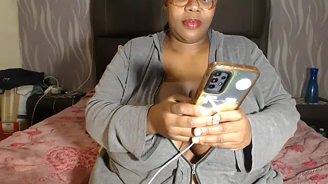 Snapshot of BoobsQueen46K chatting on 07/10/26, 04:20 BoobsQueen46K online show from 07/10/26, 04:20