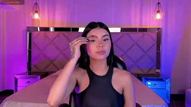 MiaLaurence online show from 05/09/26, 06:57