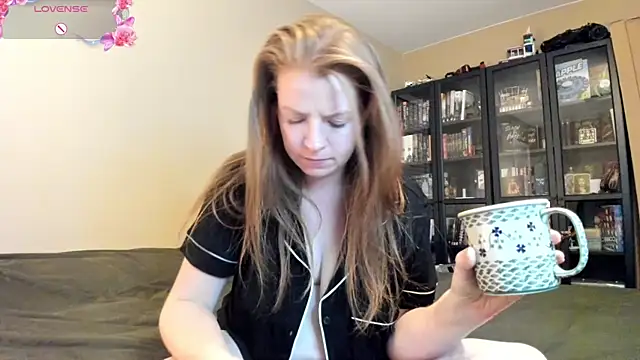 LndsyR90 online show from 12/21/25, 04:08