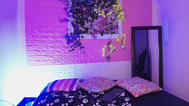 Katy bratz  online show from 09/13/25, 02:44