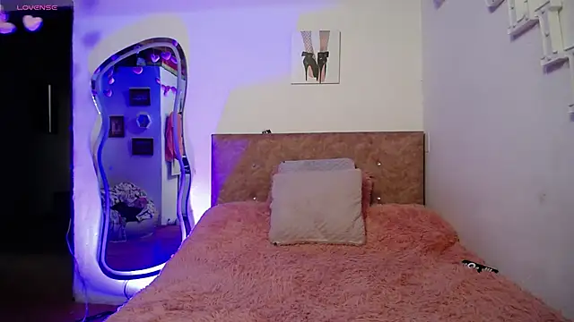 Snapshot of solpeich chatting on 10/17/25, 05:37 solpeich online show from 10/17/25, 05:37