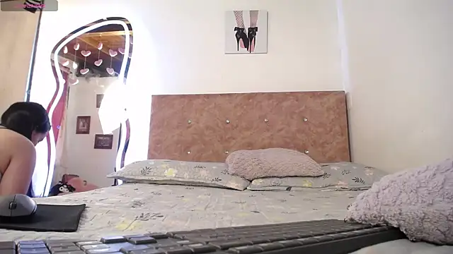 Snapshot of solpeich chatting on 11/04/25, 05:01 solpeich online show from 11/04/25, 05:01