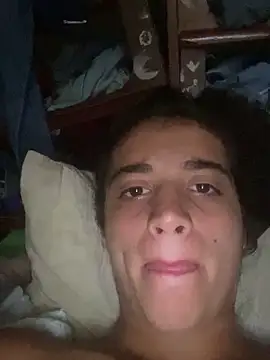 Snapshot of Larissa41 chatting on 12/21/25, 02:02 Larissa41 online show from 12/21/25, 02:02