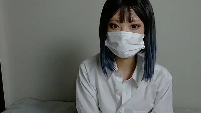 Snapshot of sarina_at chatting on 09/17/25, 04:25 sarina at online show from 09/17/25, 04:25