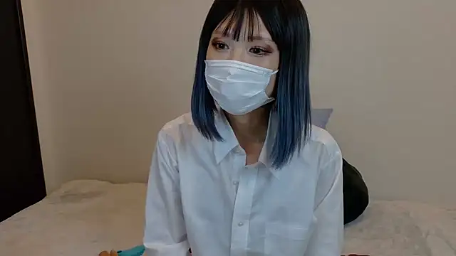 Snapshot of sarina_at chatting on 10/15/25, 09:31 sarina at online show from 10/15/25, 09:31