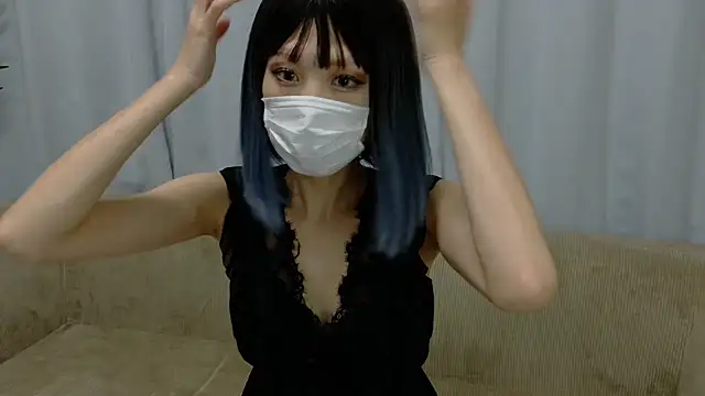 Snapshot of sarina_at chatting on 10/28/25, 09:24 sarina at online show from 10/28/25, 09:24