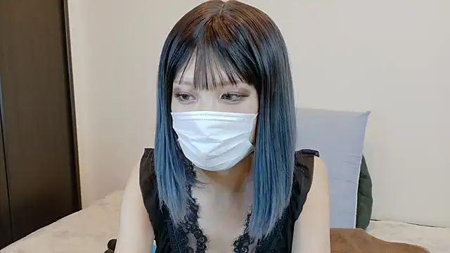 Snapshot of sarina_at chatting on 11/17/25, 09:26 sarina at online show from 11/17/25, 09:26