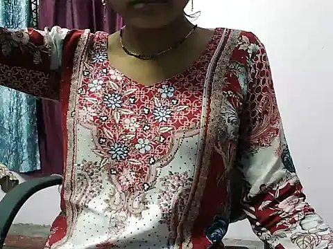Snapshot of ROSE_GOLDE chatting on 07/18/26, 07:12 ROSE GOLDE online show from 07/18/26, 07:12