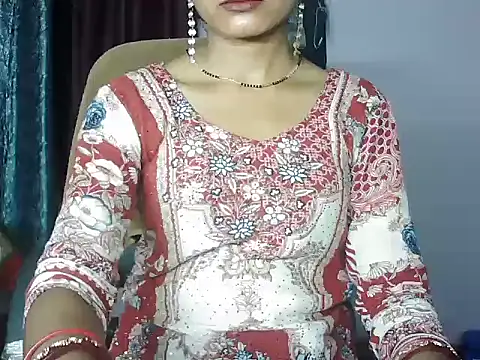 Snapshot of ROSE_GOLDE chatting on 07/22/26, 04:15 ROSE GOLDE online show from 07/22/26, 04:15