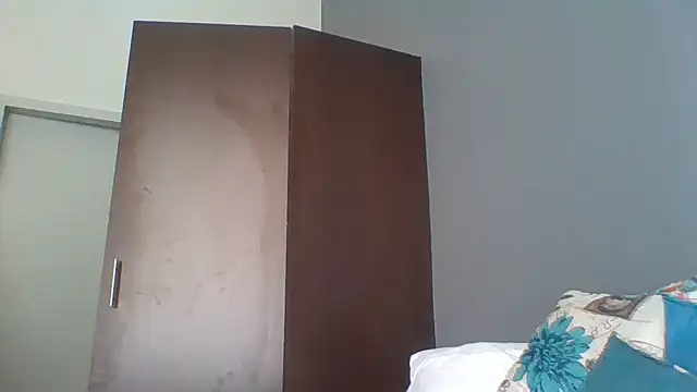 Snapshot of CouplesX96xx chatting on 04/04/26, 08:56 CouplesX96xx online show from 04/04/26, 08:56