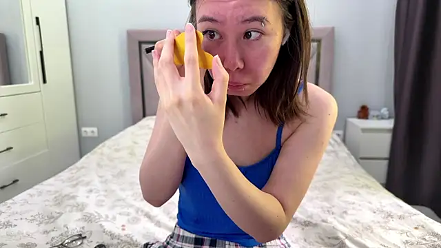 Wow Akemi online show from 06/06/26, 05:45