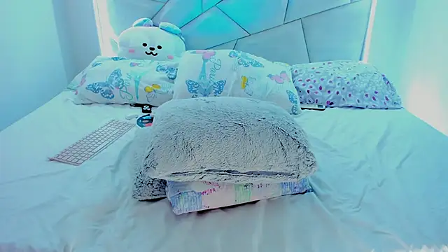 Sweeetcurvyx online show from 10/15/25, 06:13