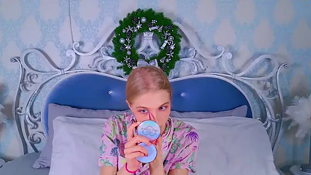 4example Chloe online show from 12/03/25, 11:08