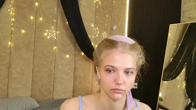 4example Chloe online show from 05/11/26, 05:02