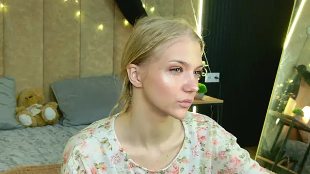4example Chloe online show from 05/16/26, 05:26