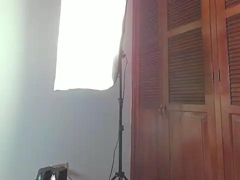 Snapshot of DanielaMonroe chatting on 03/28/26, 11:37 DanielaMonroe online show from 03/28/26, 11:37