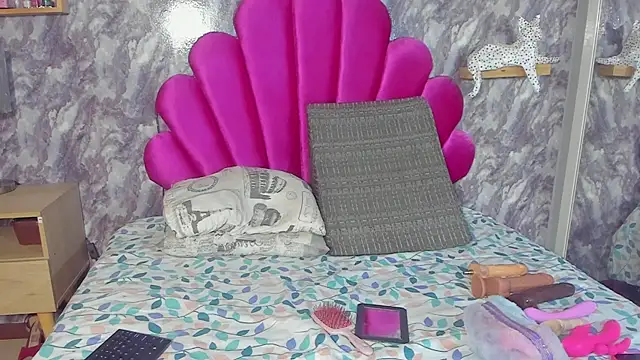 TANISHA HILL online show from 09/23/25, 07:50