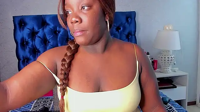 TANISHA HILL online show from 10/20/25, 07:36