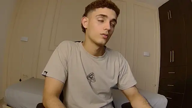 Snapshot of nathan_shimmer chatting on 02/04/26, 09:20 nathan shimmer online show from 02/04/26, 09:20