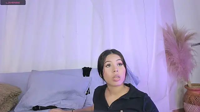 Snapshot of Star_party66 chatting on 01/06/26, 02:37 Star party66 online show from 01/06/26, 02:37