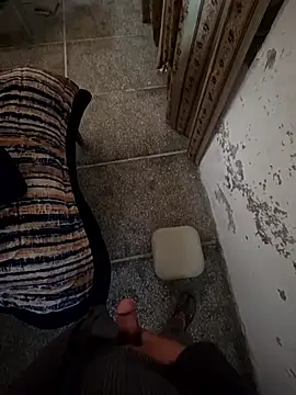 Snapshot of desir3dlund chatting on 01/18/26, 02:37 desir3dlund online show from 01/18/26, 02:37