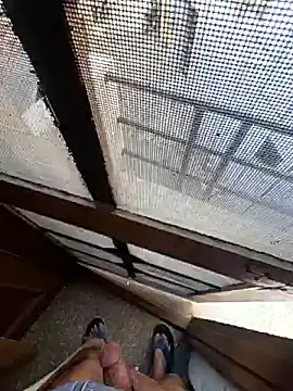 Snapshot of desir3dlund chatting on 02/07/26, 11:03 desir3dlund online show from 02/07/26, 11:03