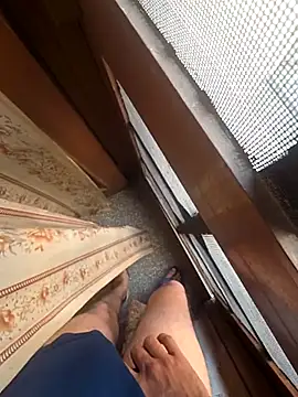 Snapshot of desir3dlund chatting on 03/04/26, 10:54 desir3dlund online show from 03/04/26, 10:54