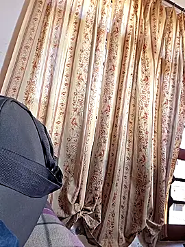 Snapshot of desir3dlund chatting on 03/08/26, 10:19 desir3dlund online show from 03/08/26, 10:19