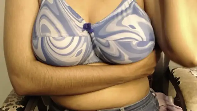 Snapshot of campornlive71 chatting on 12/20/25, 12:23 campornlive71 online show from 12/20/25, 12:23