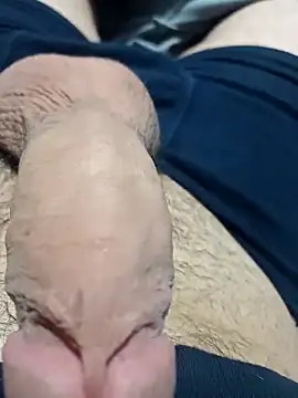 Snapshot of Hamzadz123 chatting on 02/28/26, 06:42 Hamzadz123 online show from 02/28/26, 06:42