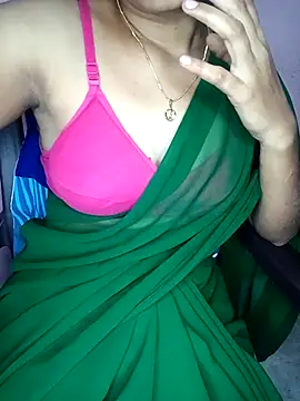 Snapshot of Nidhi_lovely chatting on 12/05/25, 03:04 Nidhi lovely online show from 12/05/25, 03:04