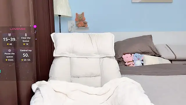 Snapshot of ViViennepp chatting on 10/19/25, 06:30 ViViennepp online show from 10/19/25, 06:30