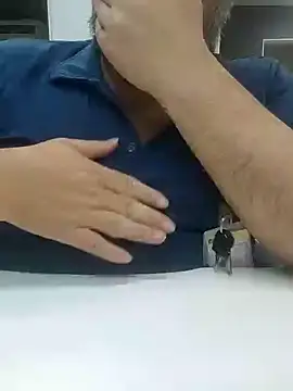 Nylton1982 online show from 12/15/25, 08:57