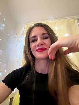 LucieMack online show from 12/14/25, 02:44