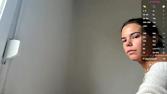 Snapshot of MaydaCornwall chatting on 10/12/25, 07:40 MaydaCornwall online show from 10/12/25, 07:40