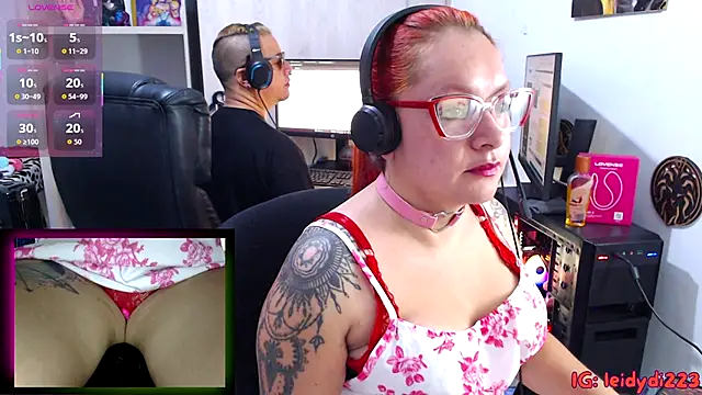 leidydi223 online show from 10/13/25, 01:33