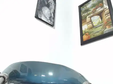 Snapshot of ElCaballeroNegro24 chatting on 09/24/25, 02:15 ElCaballeroNegro24 online show from 09/24/25, 02:15