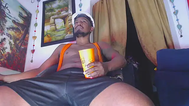 Snapshot of ElCaballeroNegro24 chatting on 01/14/26, 04:45 ElCaballeroNegro24 online show from 01/14/26, 04:45