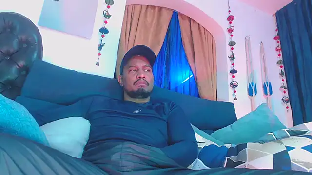 Snapshot of ElCaballeroNegro24 chatting on 02/19/26, 03:08 ElCaballeroNegro24 online show from 02/19/26, 03:08