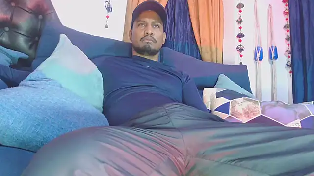 Snapshot of ElCaballeroNegro24 chatting on 02/20/26, 01:44 ElCaballeroNegro24 online show from 02/20/26, 01:44