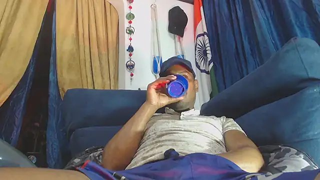 Snapshot of ElCaballeroNegro24 chatting on 03/01/26, 02:02 ElCaballeroNegro24 online show from 03/01/26, 02:02