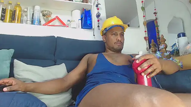 Snapshot of ElCaballeroNegro24 chatting on 03/04/26, 03:34 ElCaballeroNegro24 online show from 03/04/26, 03:34